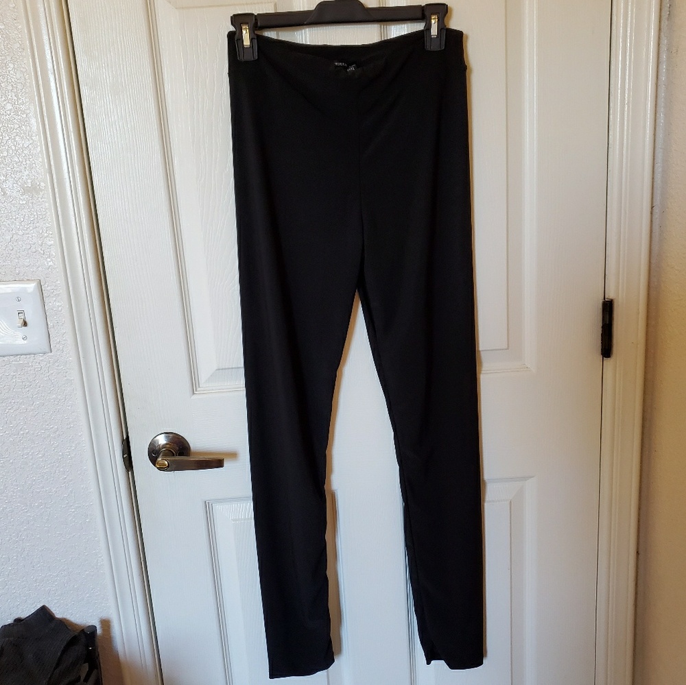 Black active leggings